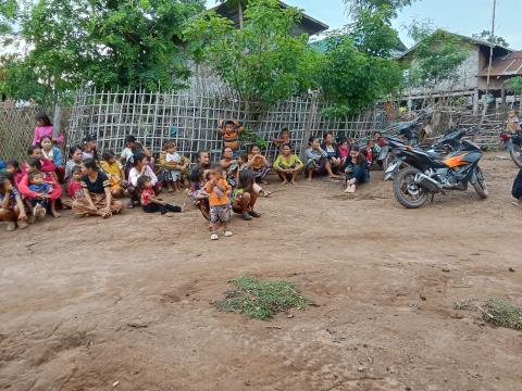 ອະທິບາຍແລະອະທິບາຍ